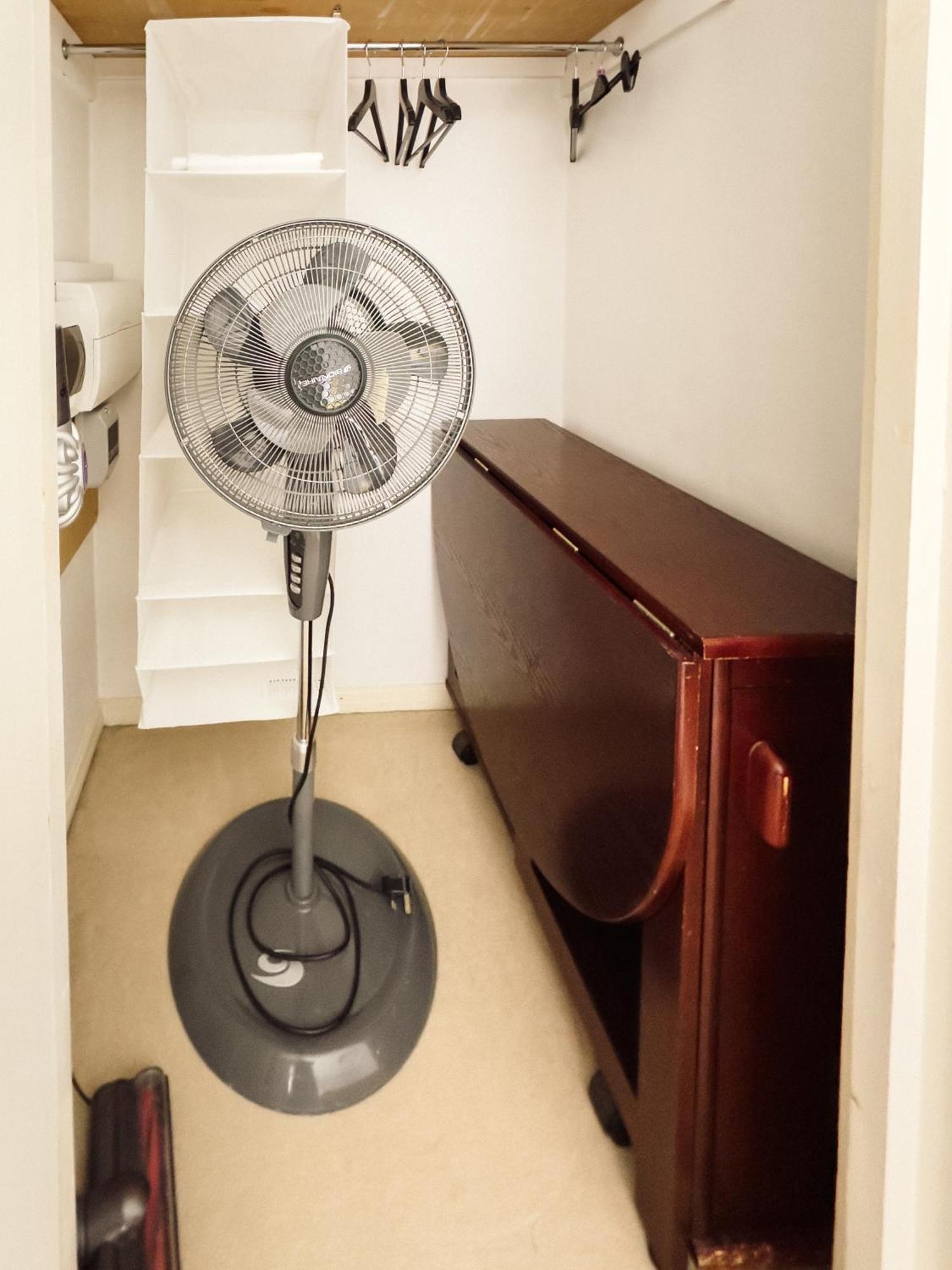 Beautiful Apartment In Guildford With Parking Send 外观 照片